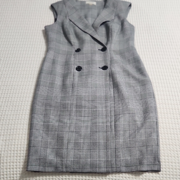 Calvin Klein Gray and Black Asymmetrical Midi Dress with V-Neck and Cap Sleeves - Picture 3 of 5